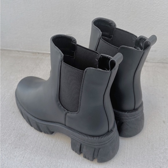 Black Chunky Chelsea Platform Lugged Sole Boots - SALE - Picture 5 of 9
